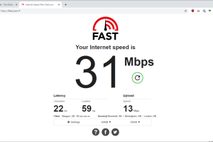 IPTV Storing Vandaag: Wat Zijn de Oorzaken en Oplossingen? 6 Exemple de mesure FAST.com avec téléchargement, envoi et latence.